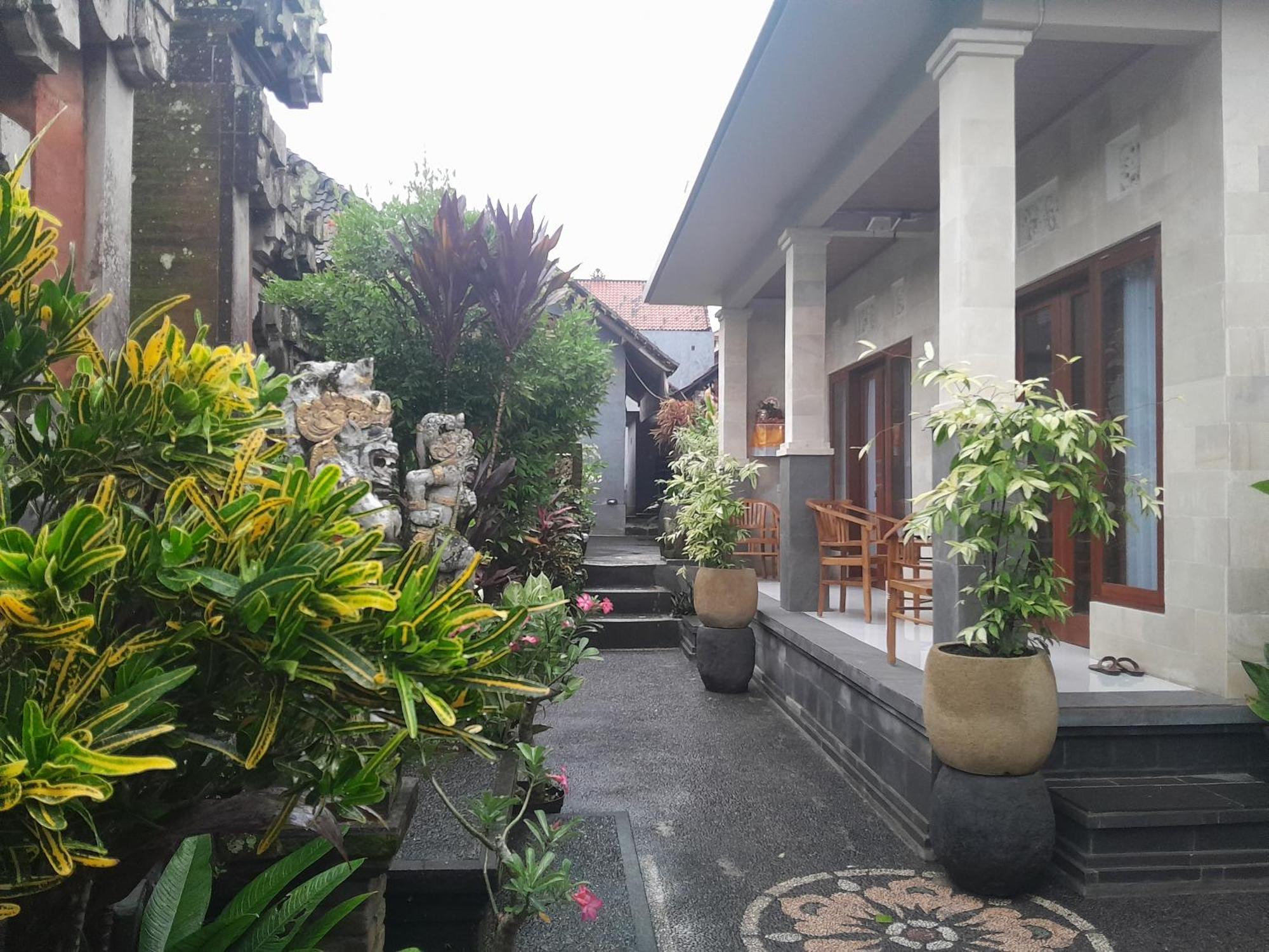 Guest house Tirta Sari House